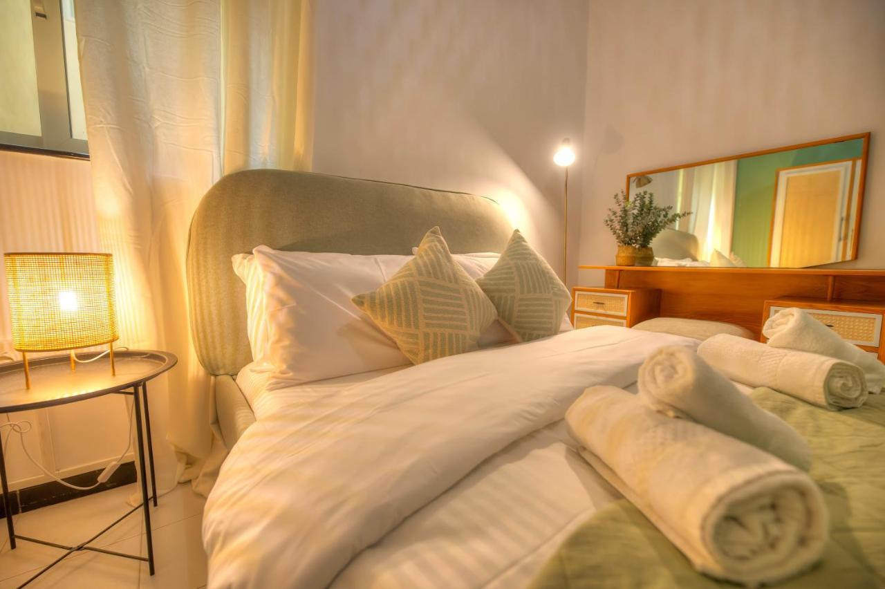 Beautifully Furnished Seafront 4 Bedrooms Goslm-4 Sliema Kültér fotó