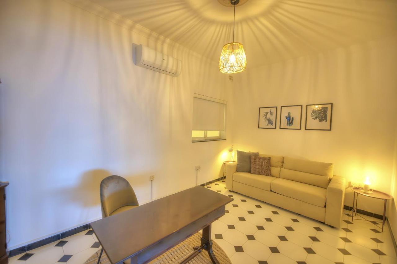 Beautifully Furnished Seafront 4 Bedrooms Goslm-4 Sliema Kültér fotó
