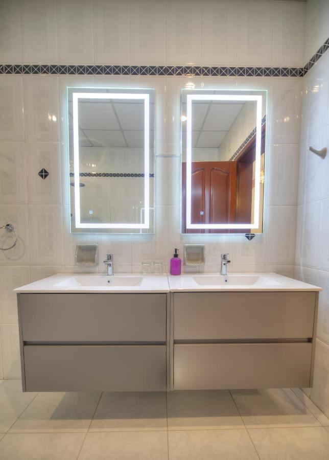Beautifully Furnished Seafront 4 Bedrooms Goslm-4 Sliema Kültér fotó