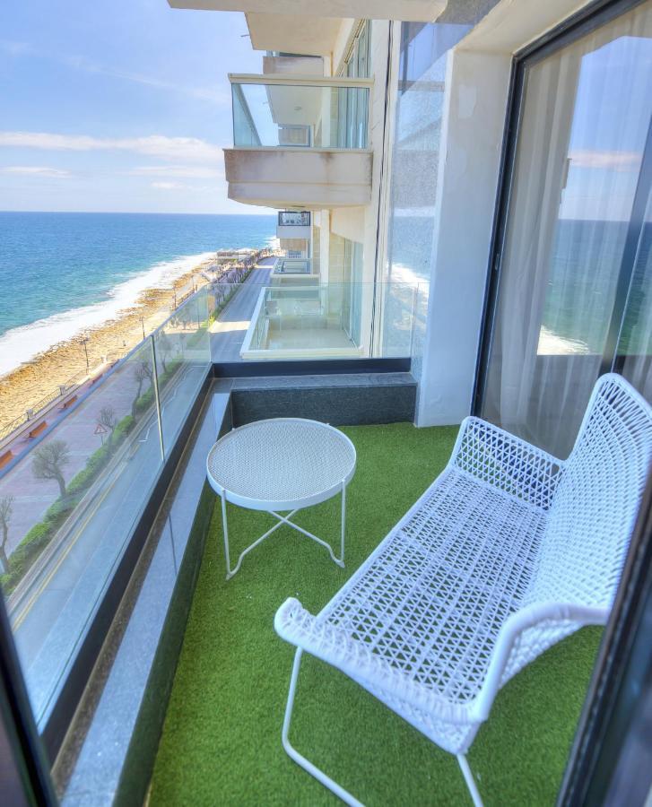 Beautifully Furnished Seafront 4 Bedrooms Goslm-4 Sliema Kültér fotó