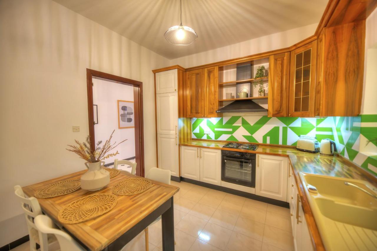 Beautifully Furnished Seafront 4 Bedrooms Goslm-4 Sliema Kültér fotó